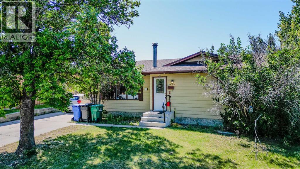 34 Pensacola Ct W, Lethbridge, AB T1K 4R6