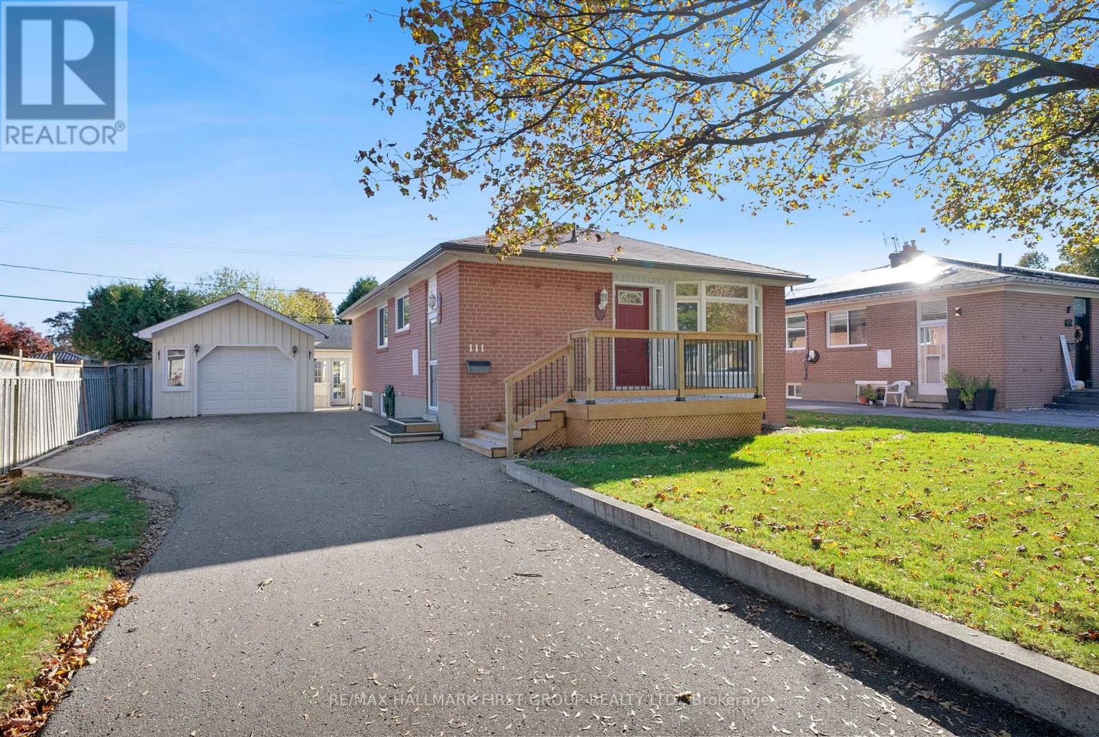 111 Emperor St, Ajax, ON L1S 1N3