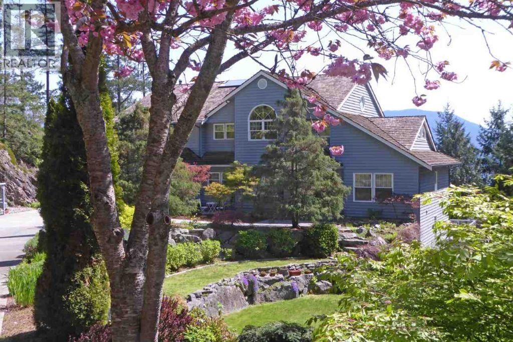 63 Chadwick Rd, Gibsons, BC V0N 1V6