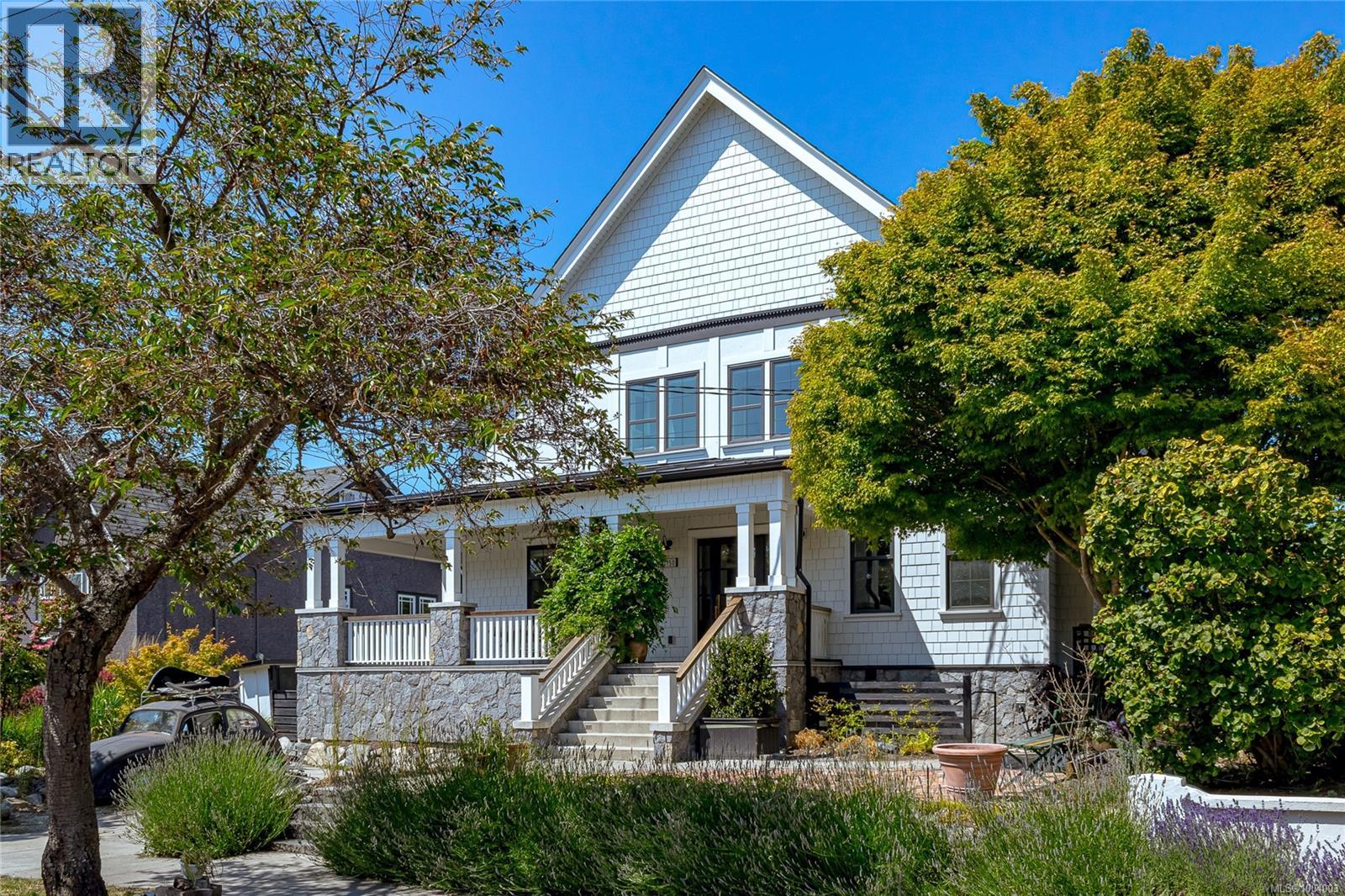1150 Mcclure St, Victoria, BC V8V 3G2
