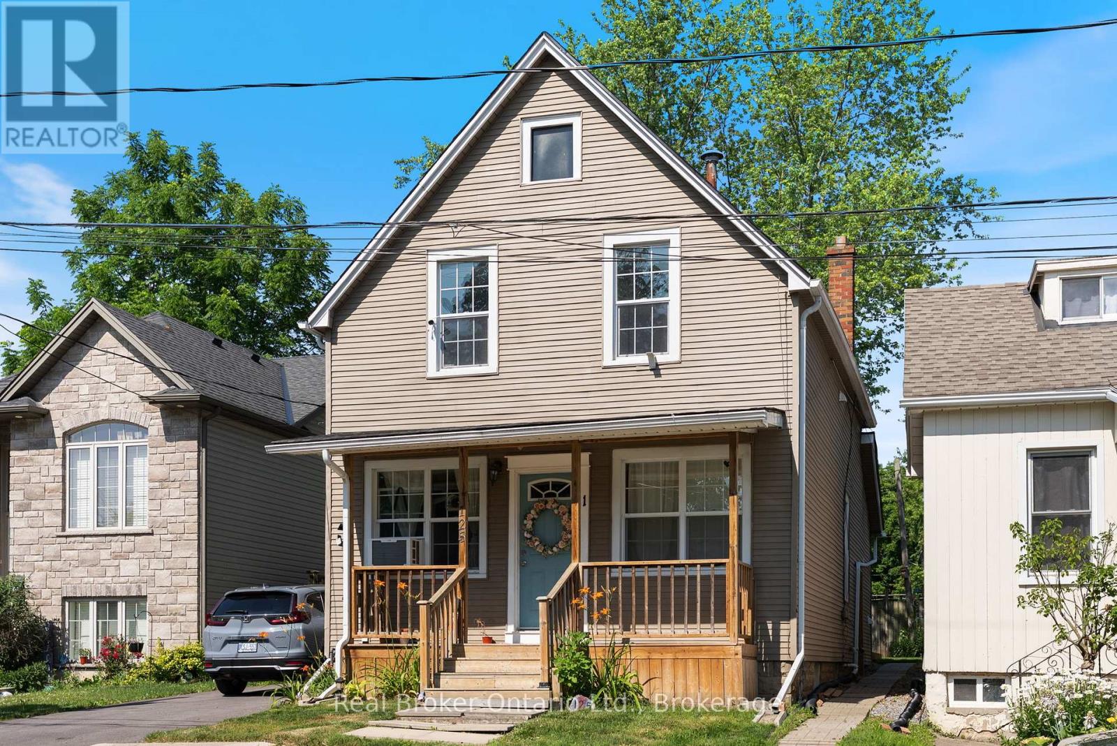 125 Peel St, Thorold, ON L2V 1B2