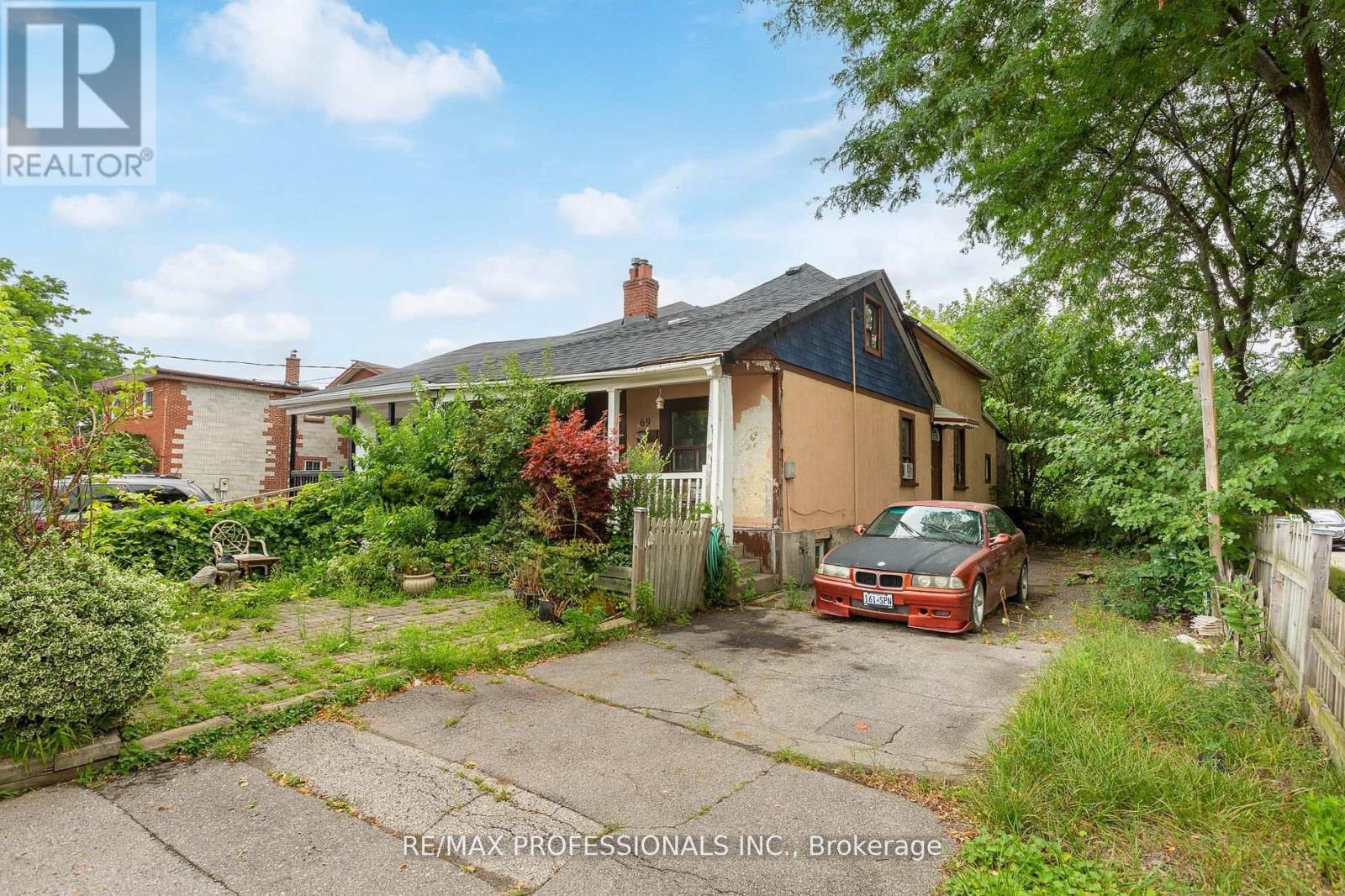 69 Chiswick Ave, Toronto Brookhaven-amesbury, ON M6M 4V2