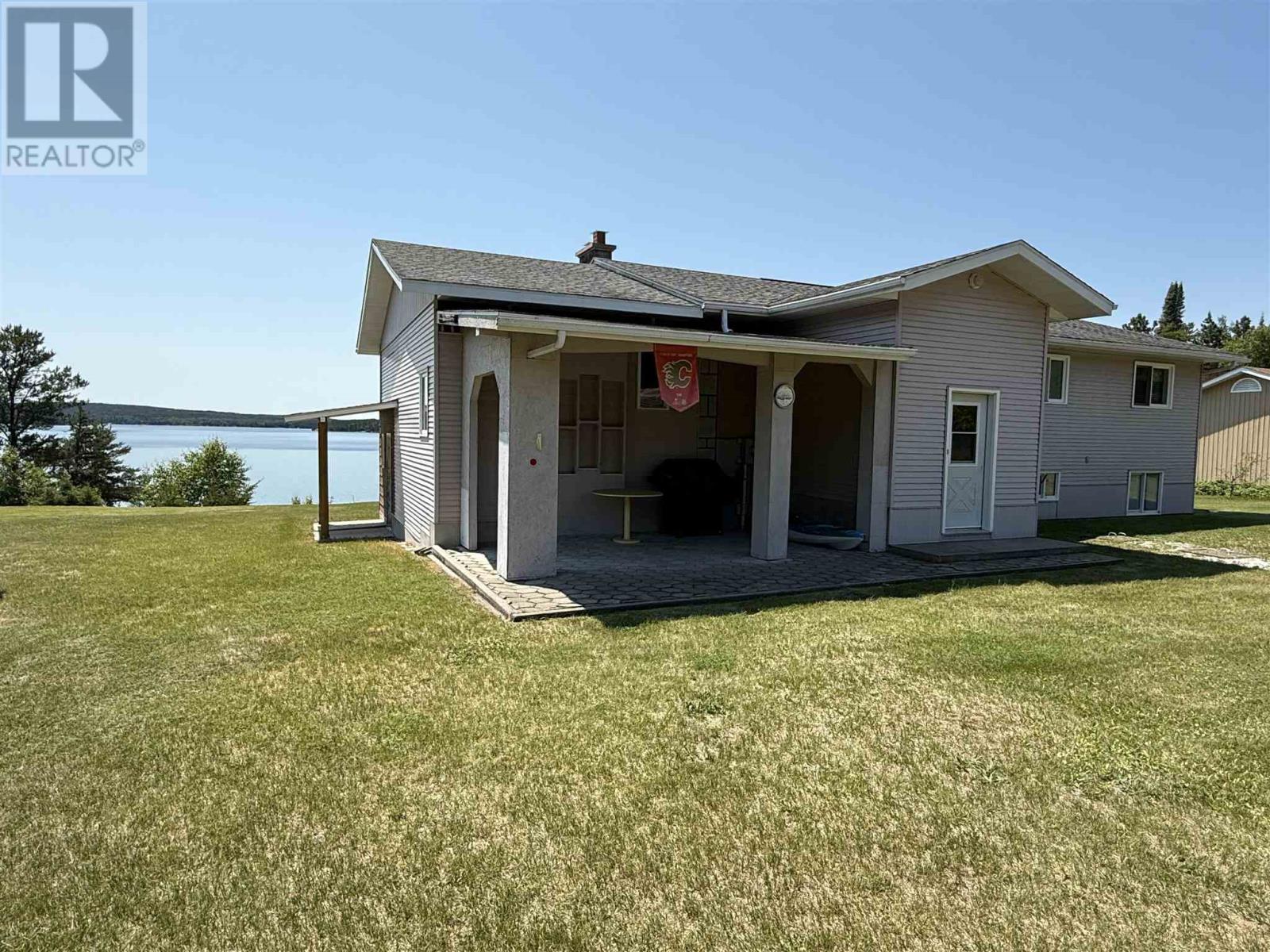 74 Barrs Rd, Mcintosh, ON P0V 2V0