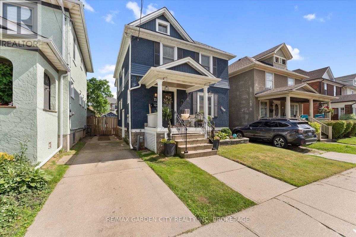 22 Chaplin Ave, St. Catharines, ON L2R 2E6
