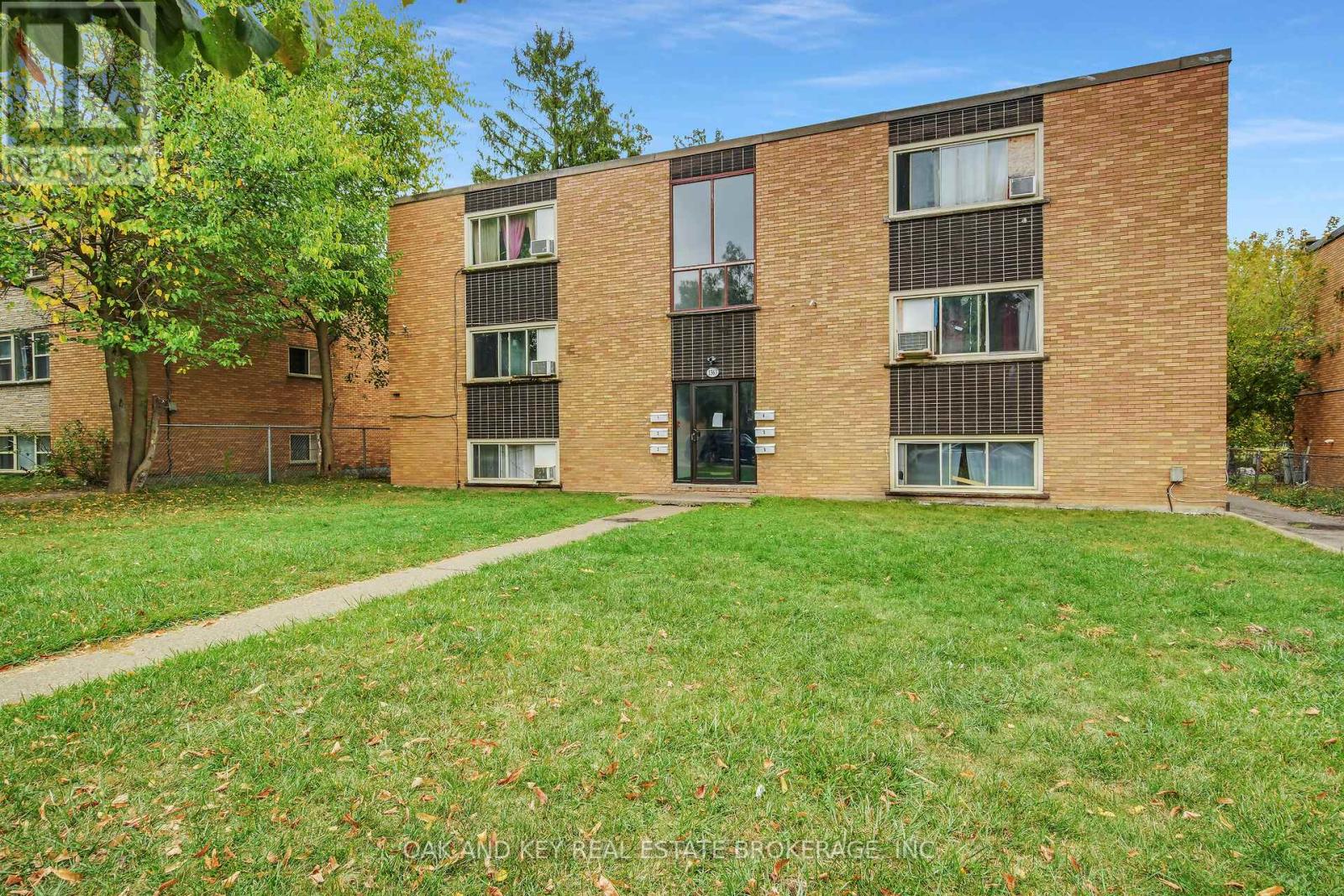 1563 Allen Pl, London, ON N5W 4M9