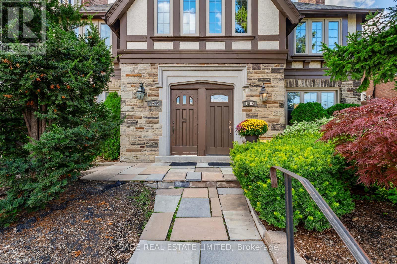 1208 Avenue Rd, Toronto, ON M5N 2G4