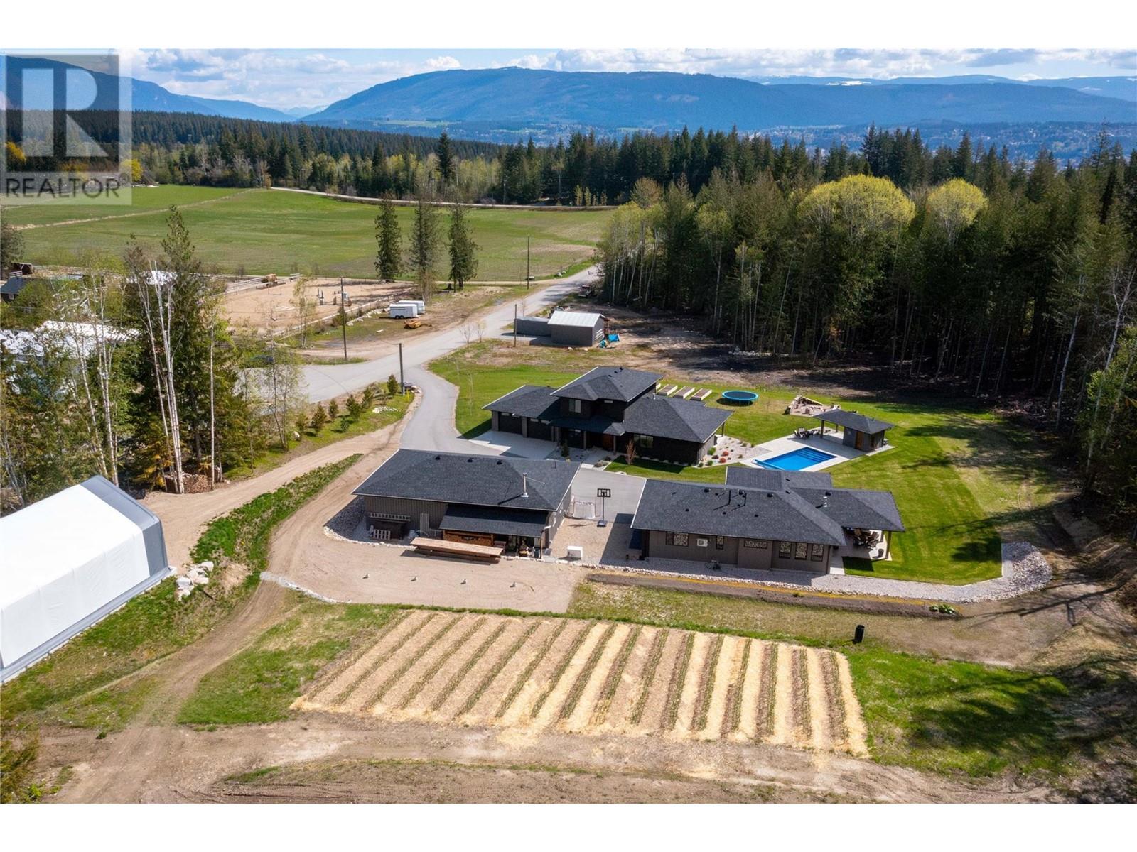 1 Avenue Nw Unit 6400, Salmon Arm, BC V1E 3B2