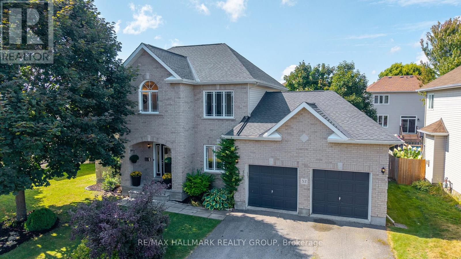 37 Wilderness Way, Ottawa, ON K2S 2E2
