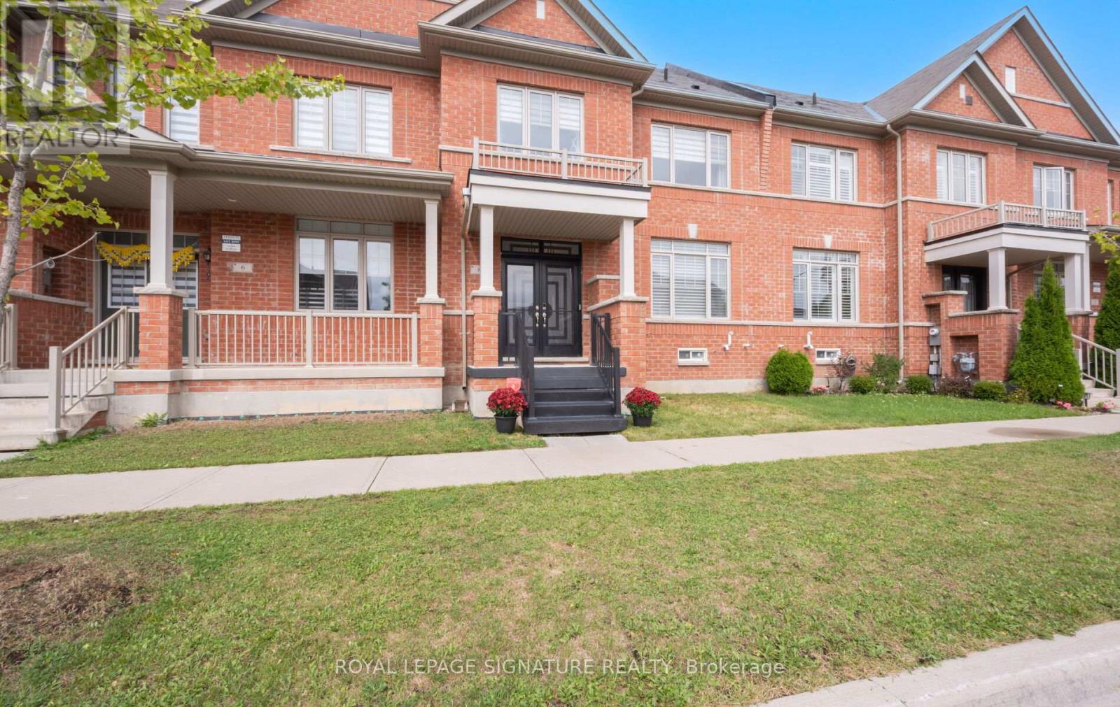 8 Primo Rd, Brampton, ON L7A 3Y1