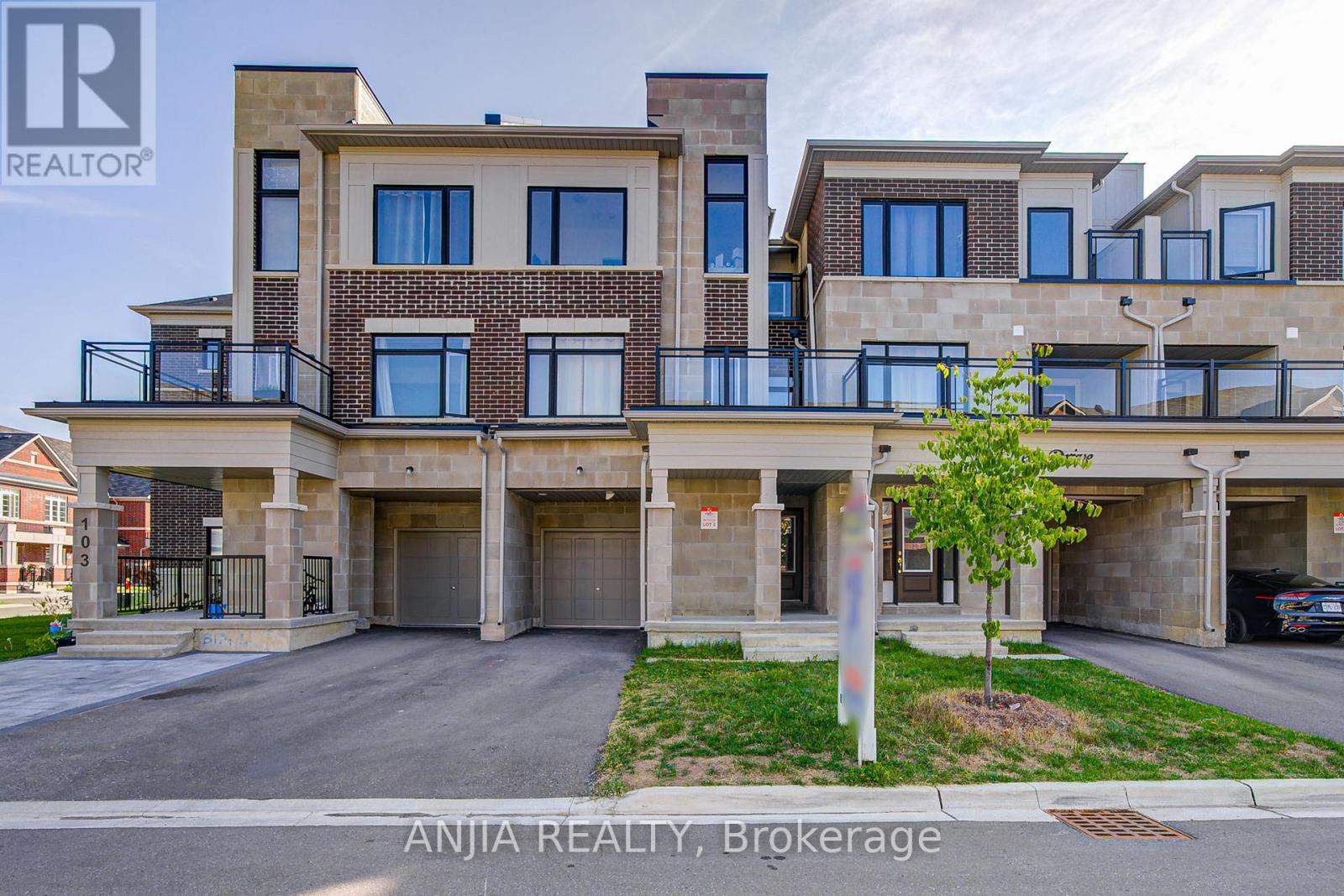105 Ness Dr, Richmond Hill, ON L4S 0K9