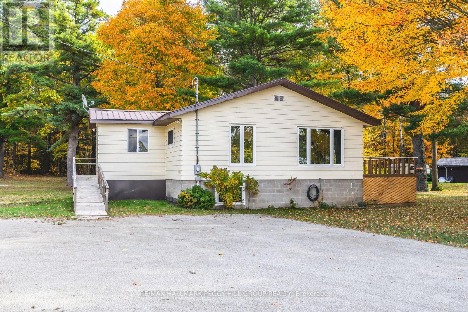 332 Baxter Loop Rd, Georgian Bay, ON L0K 1S0