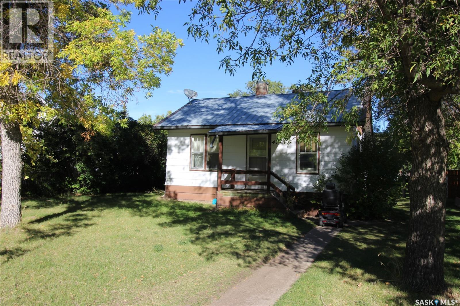 3rd Street Unit 476, Shaunavon, SK S0N 2M0
