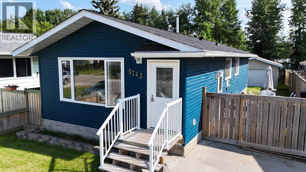 9 Avenue Unit 5743, Edson, AB T7E 1J3