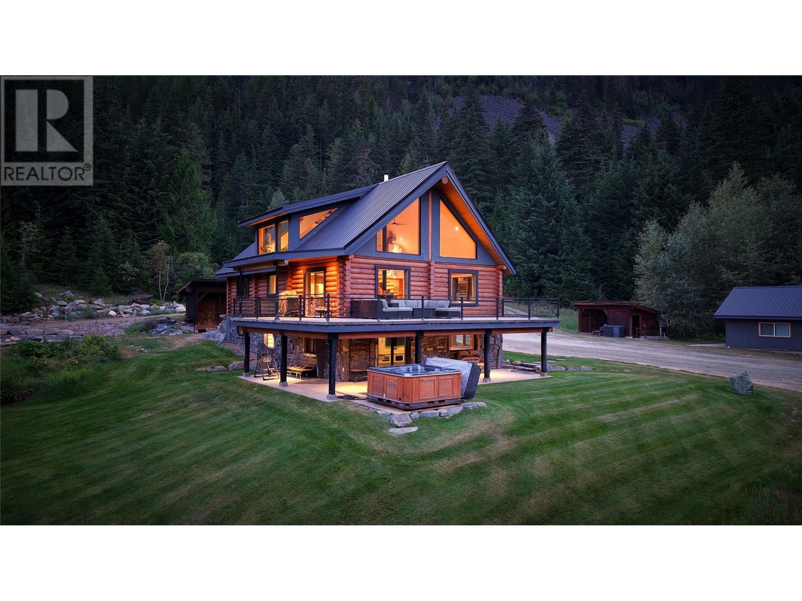 6 Highway Unit 6580, Ymir, BC V0G 2K0