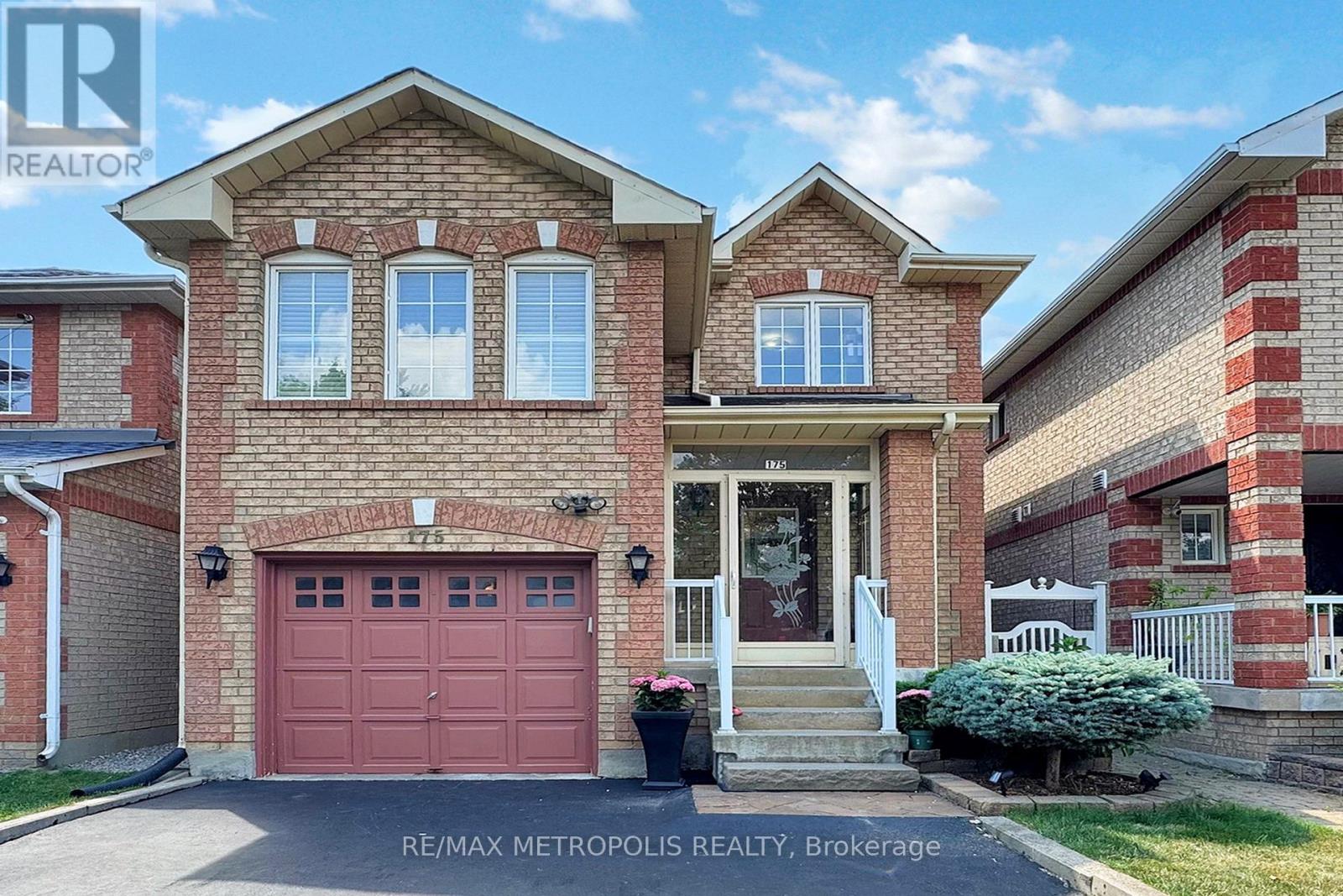 175 Roxbury St, Markham, ON L3S 3T5