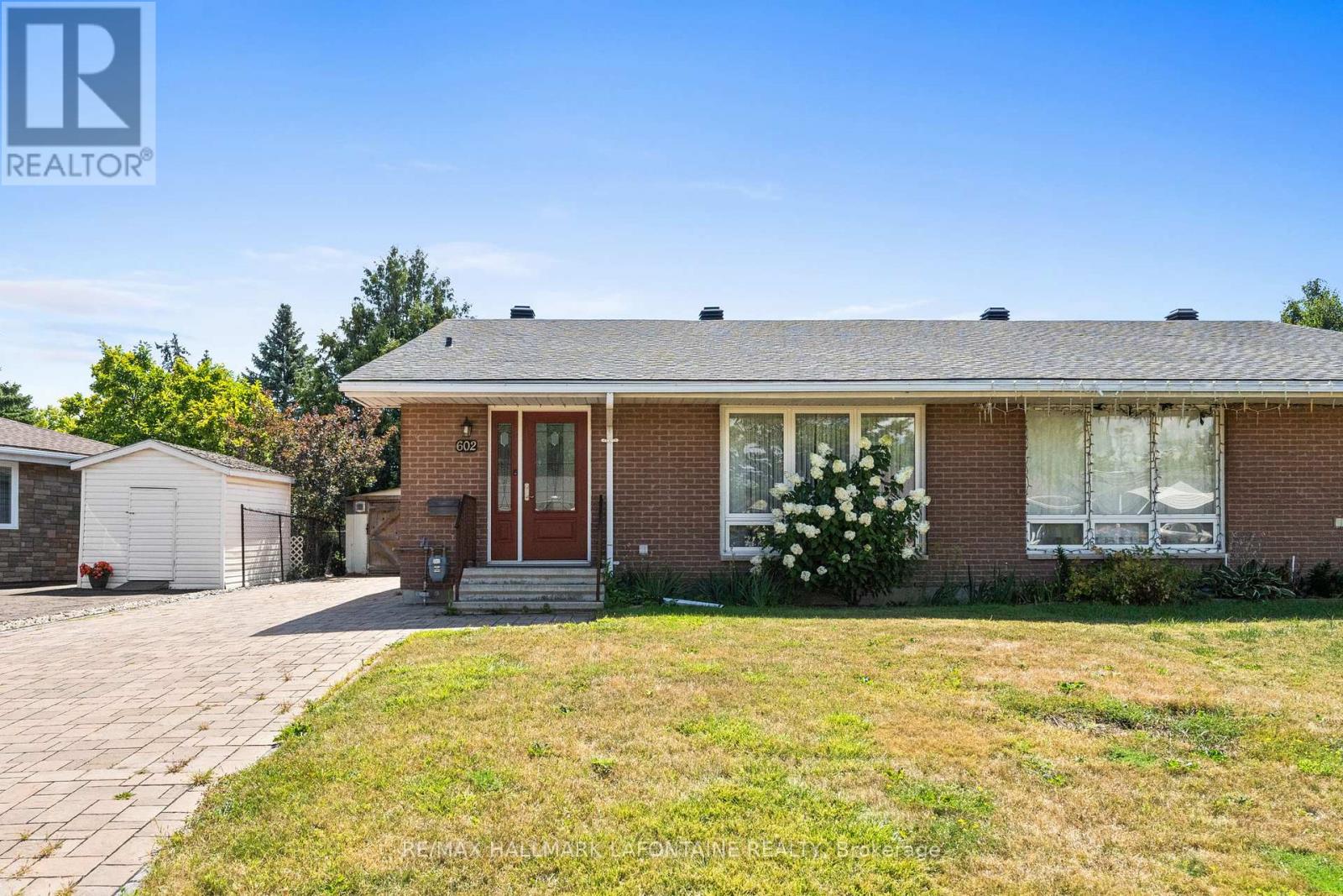 602 Eastvale Dr, Ottawa, ON K1J 6Z6