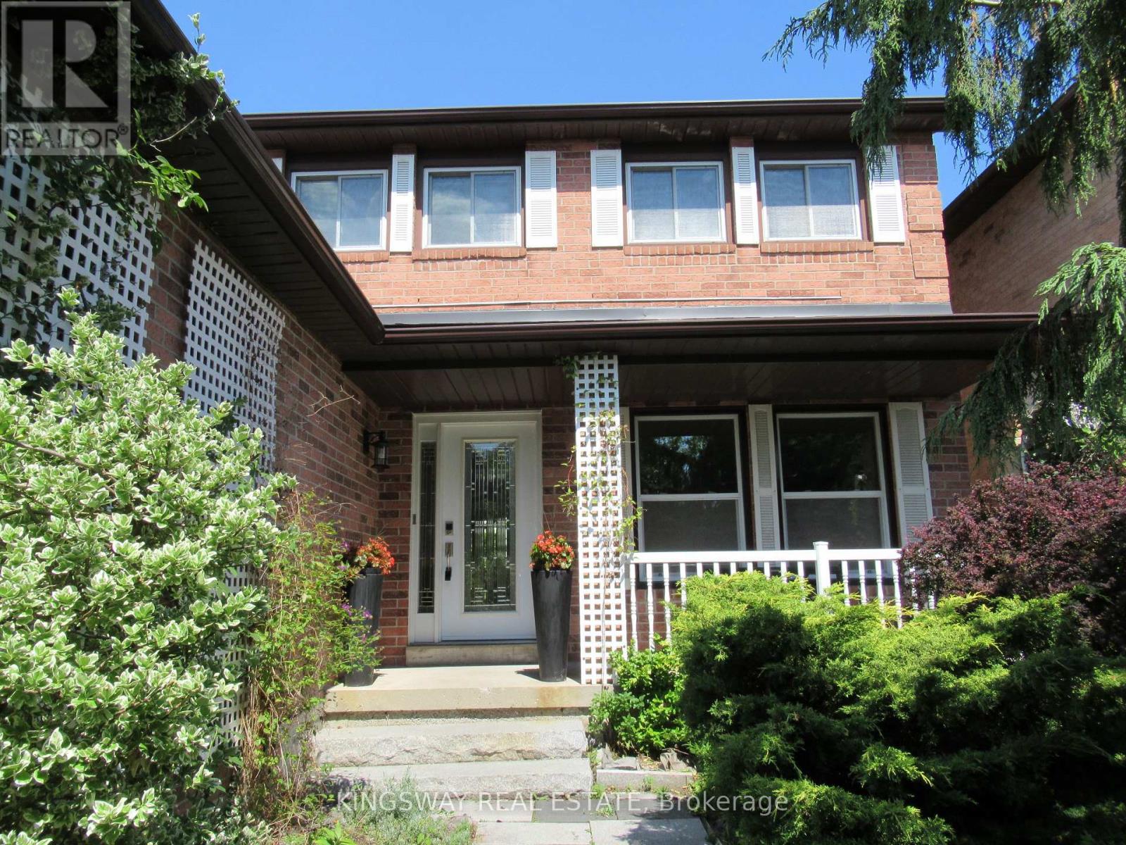 6059 Tillsdown Dr, Mississauga, ON L5N 4M4