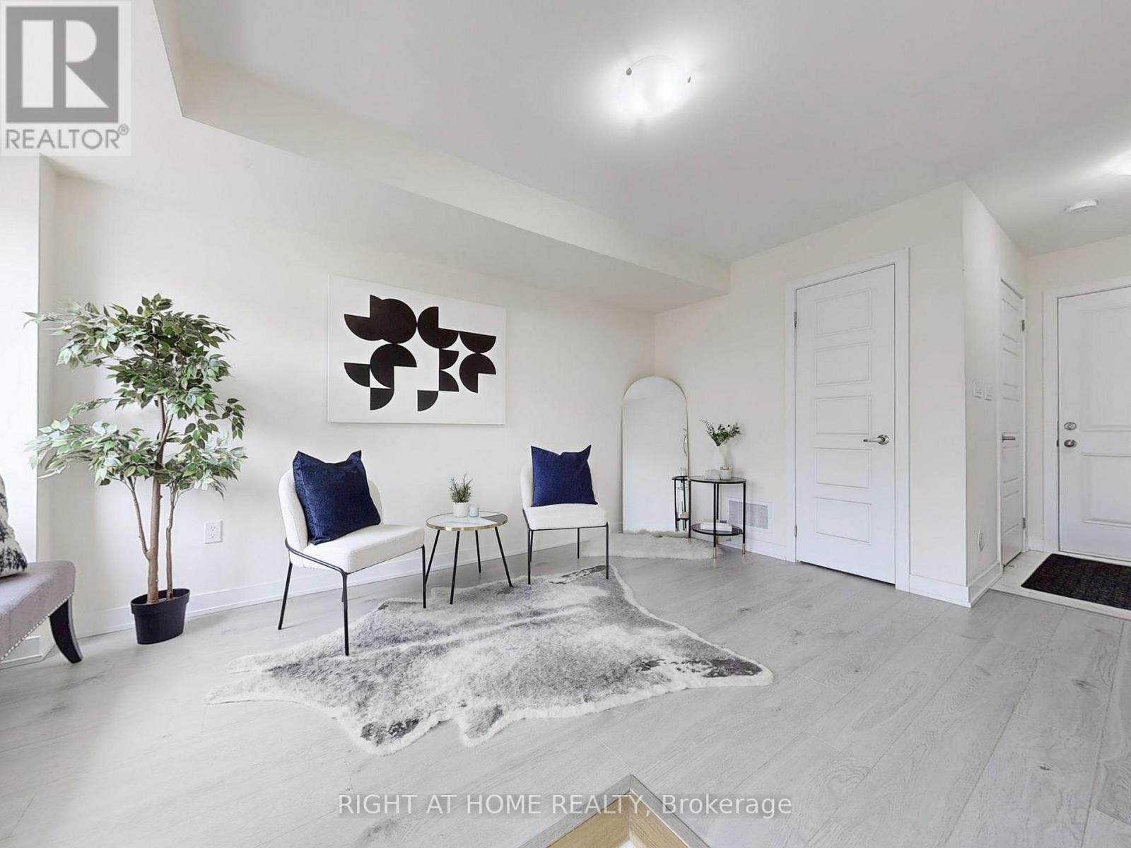 204 250 Finch Ave, Pickering, ON L1V 0G6