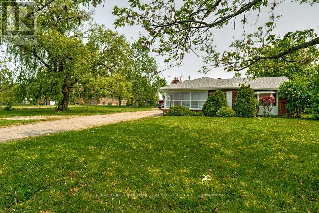 114 Second Rd E, Hamilton, ON L8J 3J2