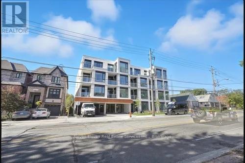 104 722 Marlee Abbey, Toronto, ON M6B 3J7