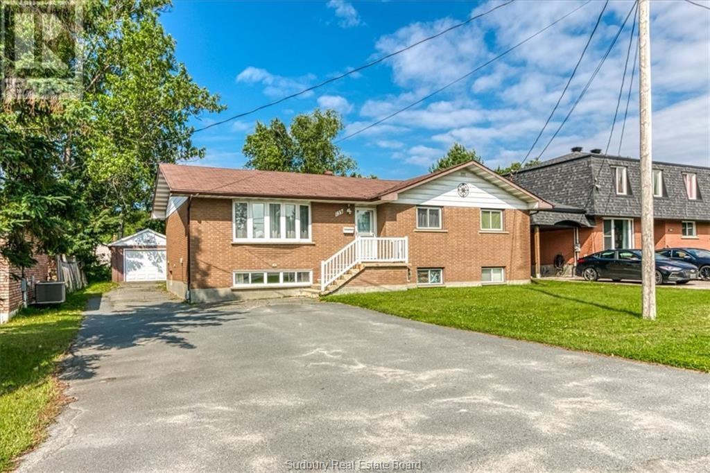 139 Garson Coniston Rd, Garson, ON P3L 1G5