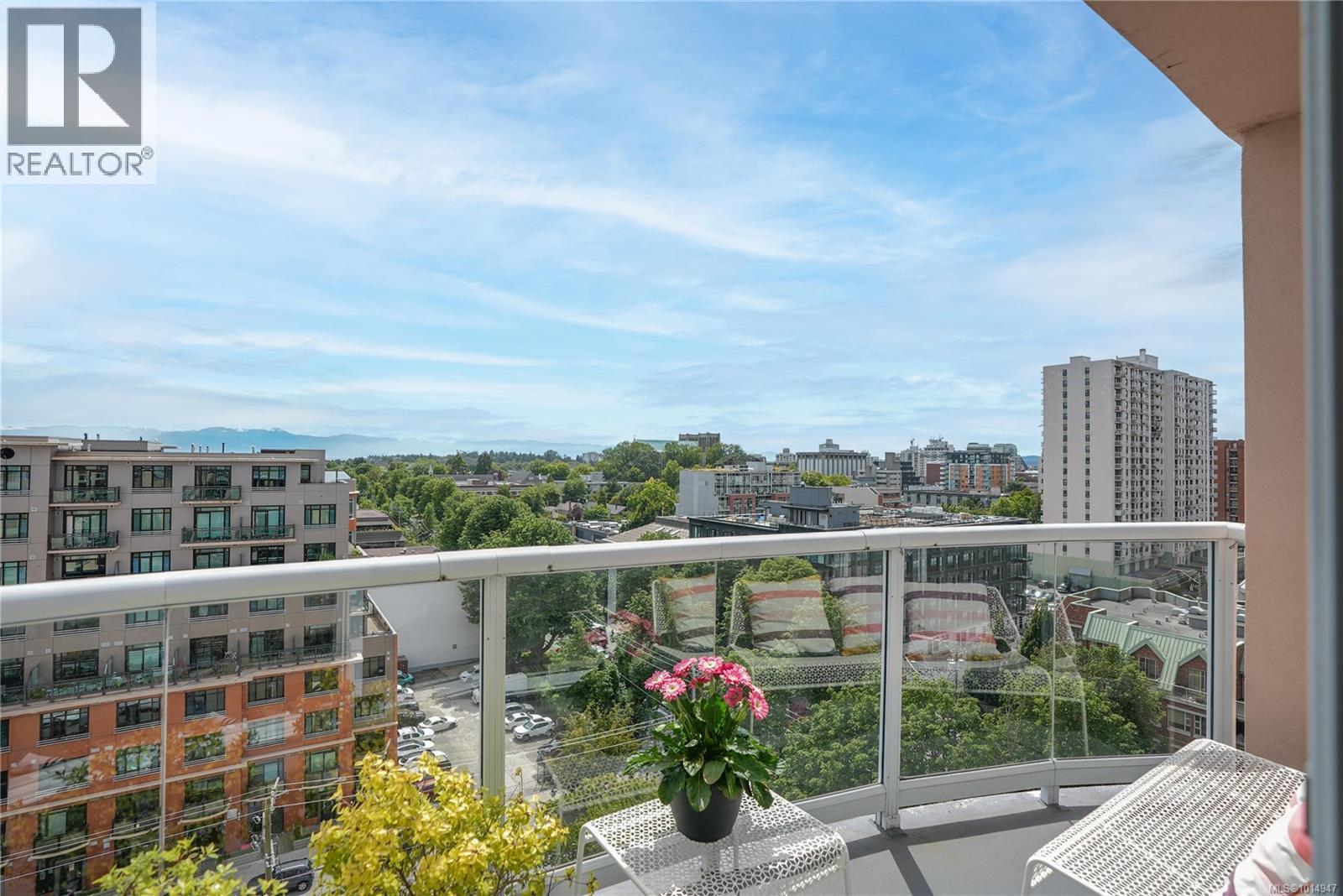 1010 View Street, Victoria, BC V8V 4Y3