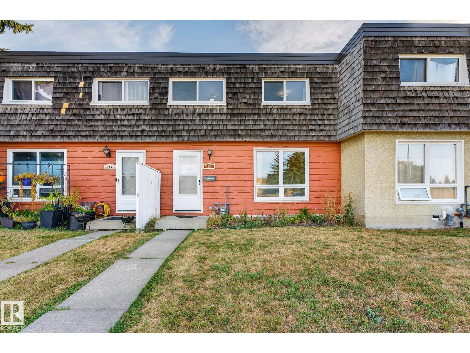 158 Mayfair Me NW, Edmonton, AB T5E 5R7