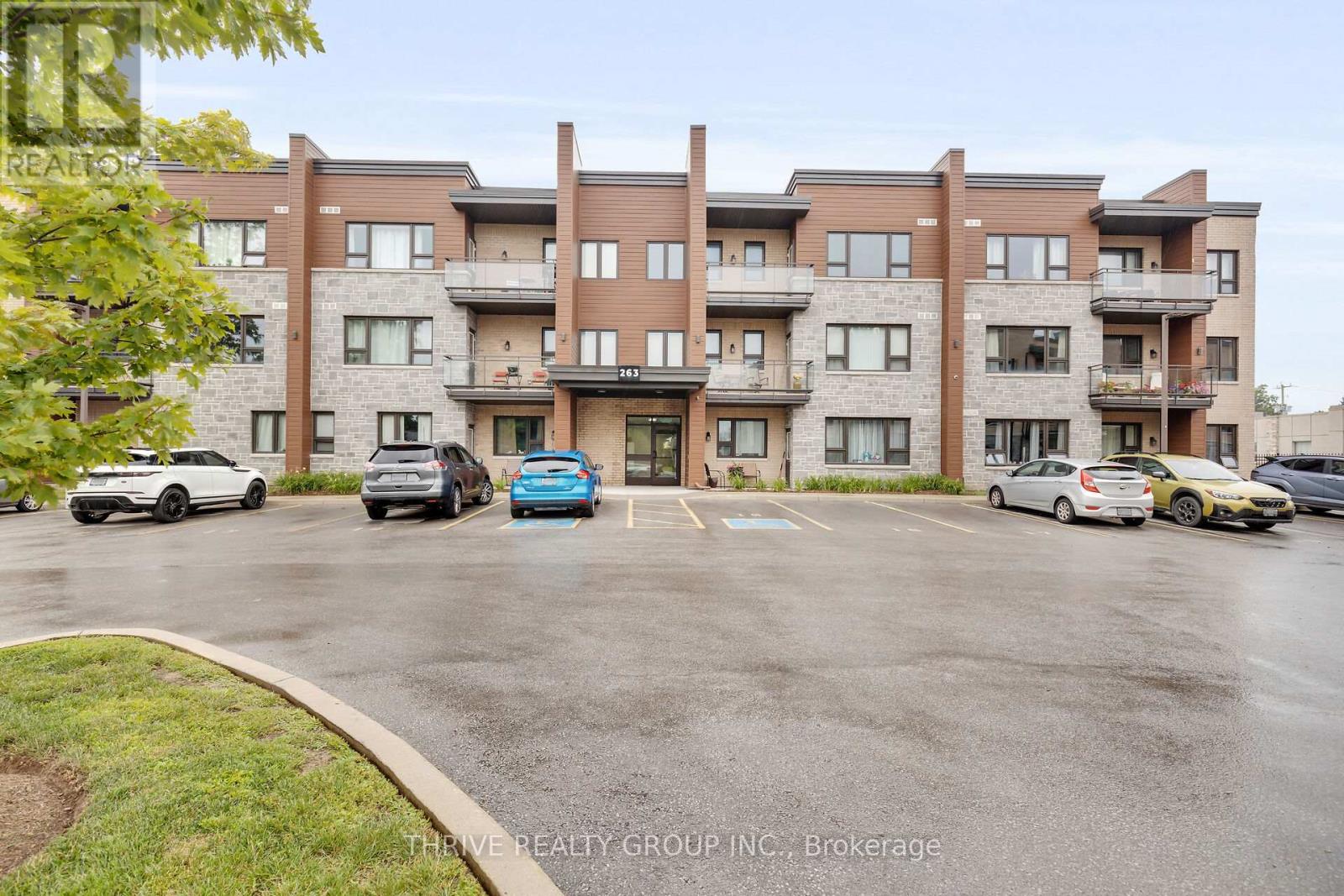 301 263 Butler St, Lucan Biddulph, ON N0M 2J0