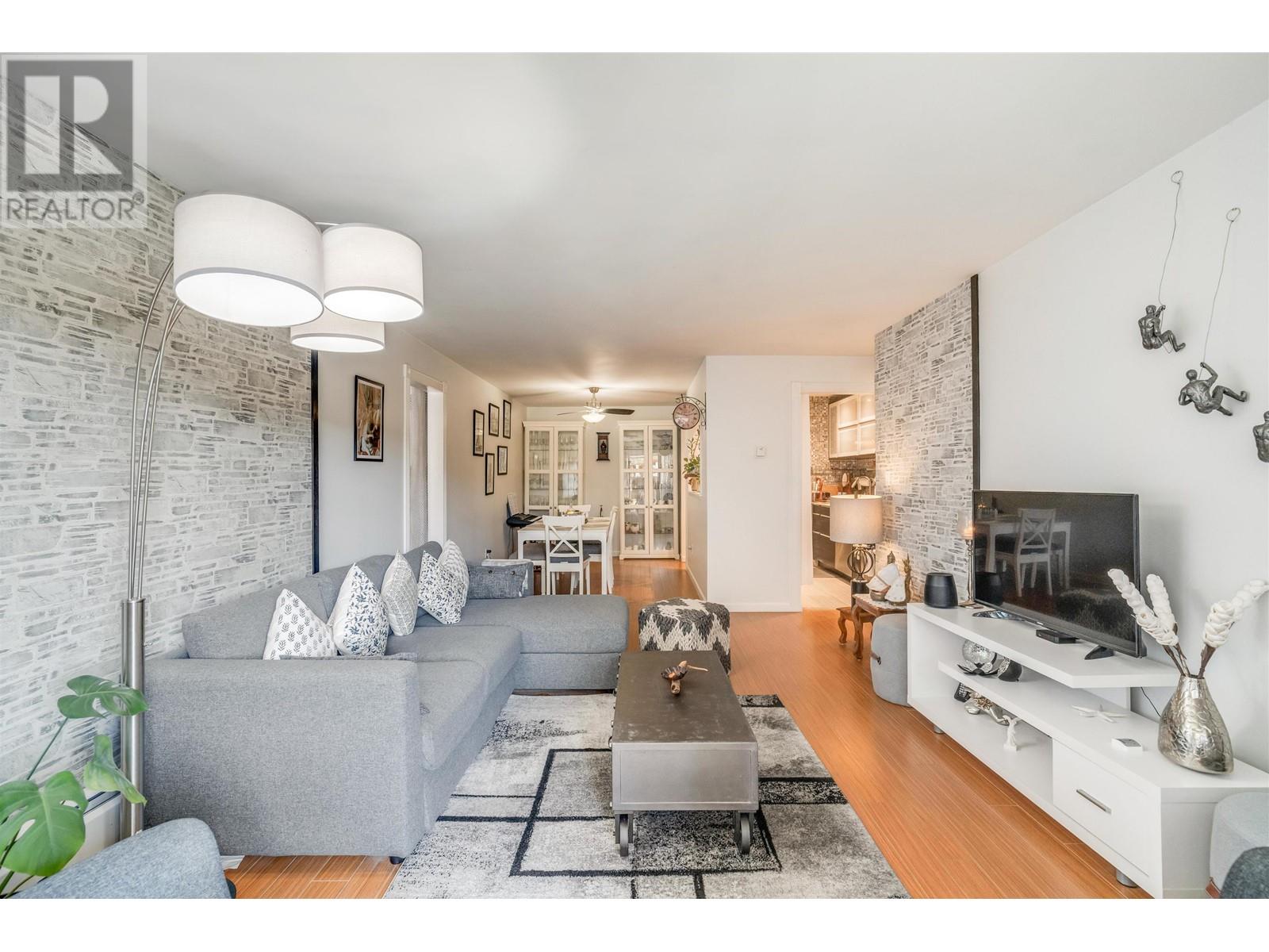 327 Ninth Street Unit 104, New Westminster, BC V3M 3V8
