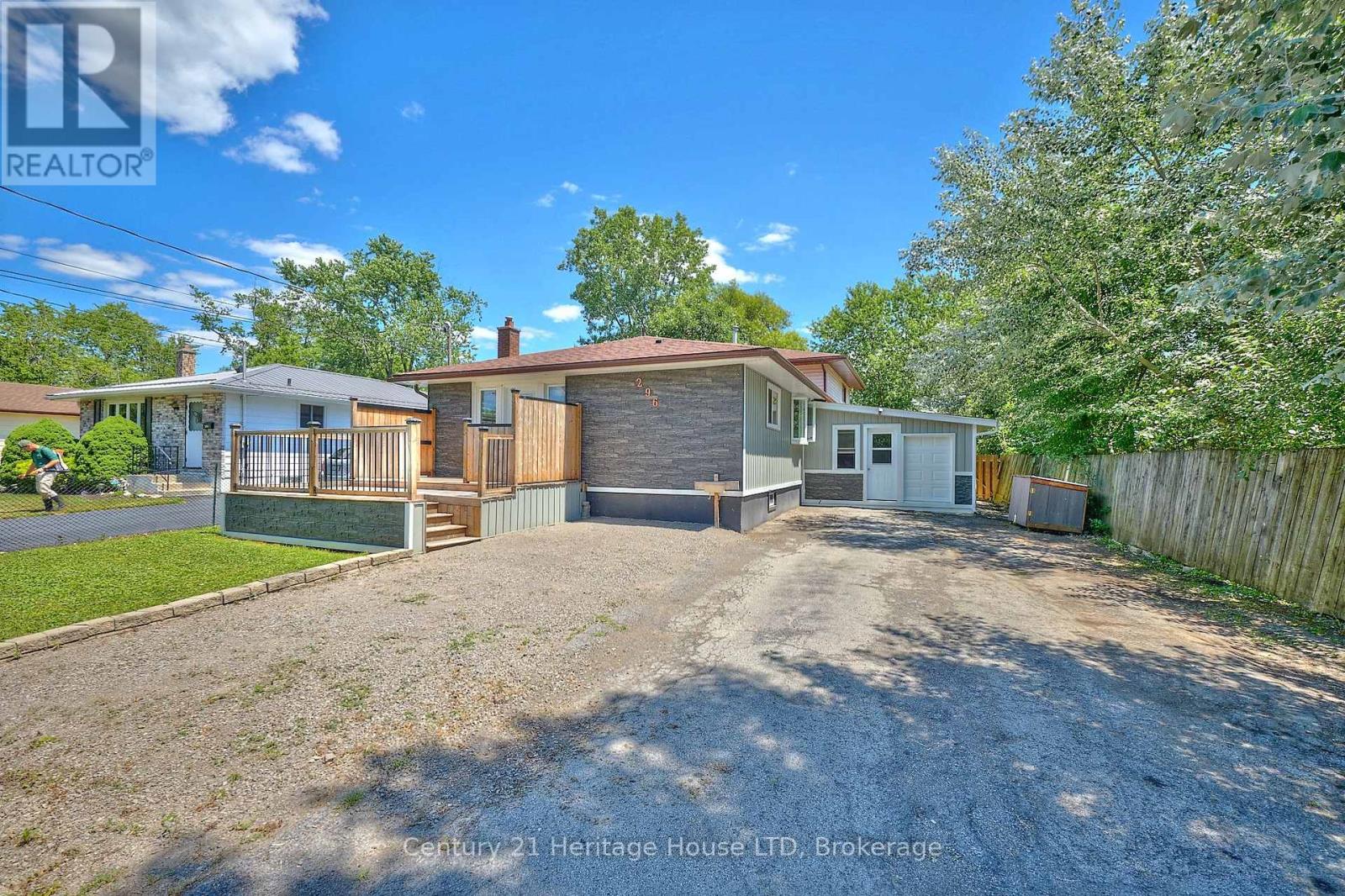 296 Rose Ave, Fort Erie, ON L2A 4M1