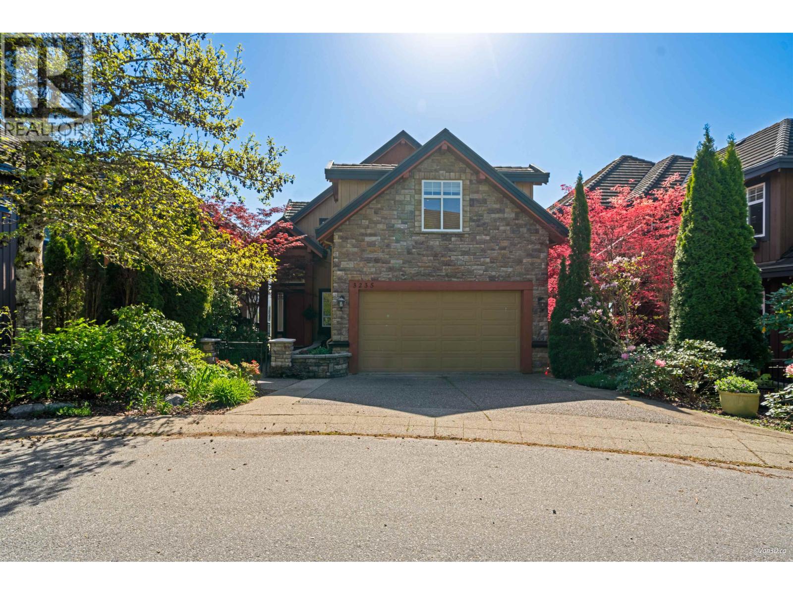 3235 Chartwell Ln, Coquitlam, BC V3E 3N1