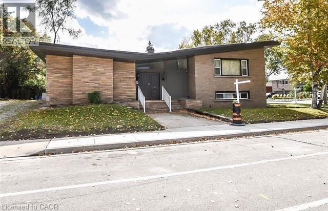 22 W Park Ave, Hamilton, ON L8S 3M3