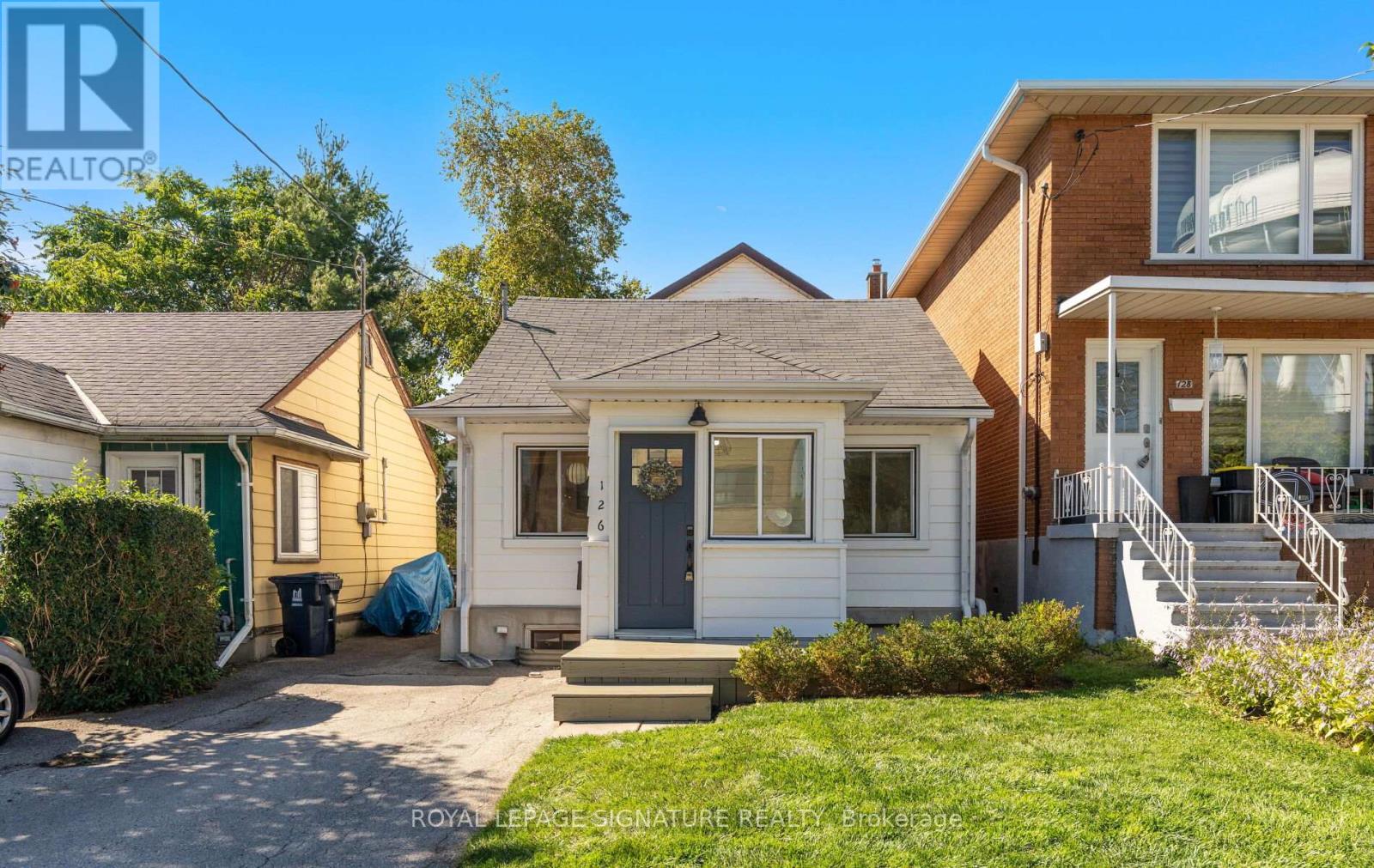 126 Twenty Second St, Toronto, ON M8V 3M4
