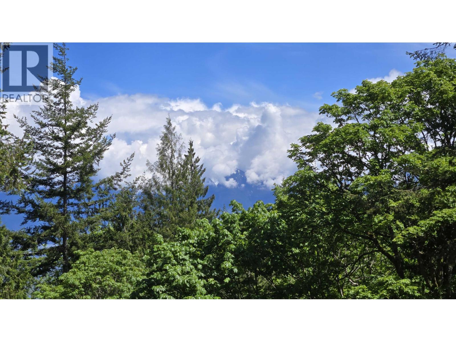586 Treasure Trove Rd, Gibsons, BC V0N 1V1