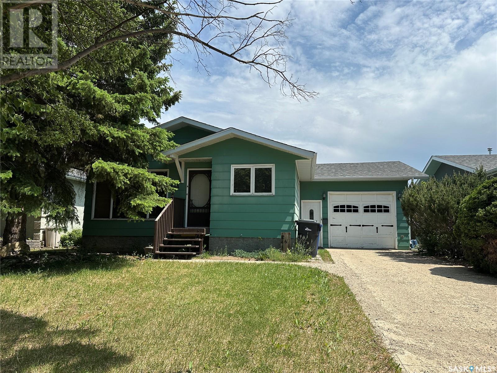 261 Bean Cres, Weyburn, SK S4H 3A3