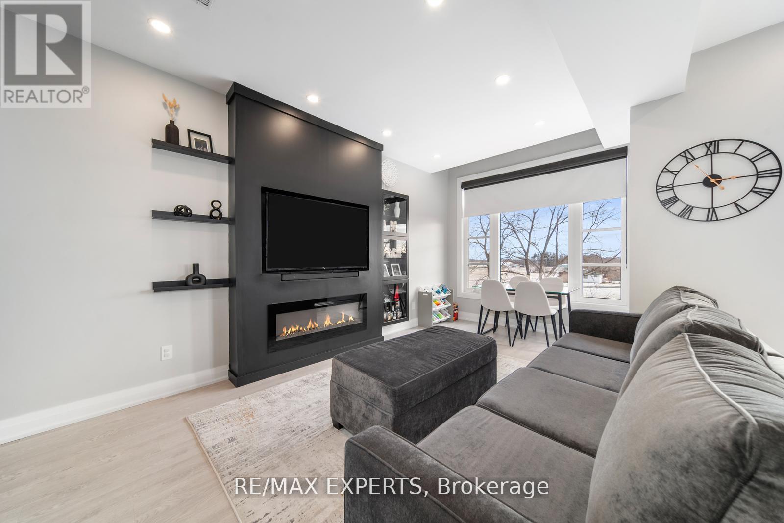 40 8167 Kipling Ave, Vaughan, ON L4L 2A3