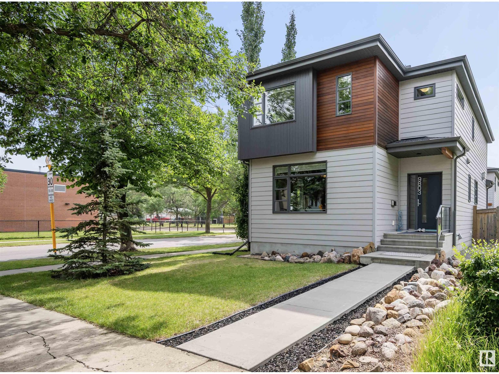 74 Av Nw Unit 9803, Edmonton, AB T6E 1G1