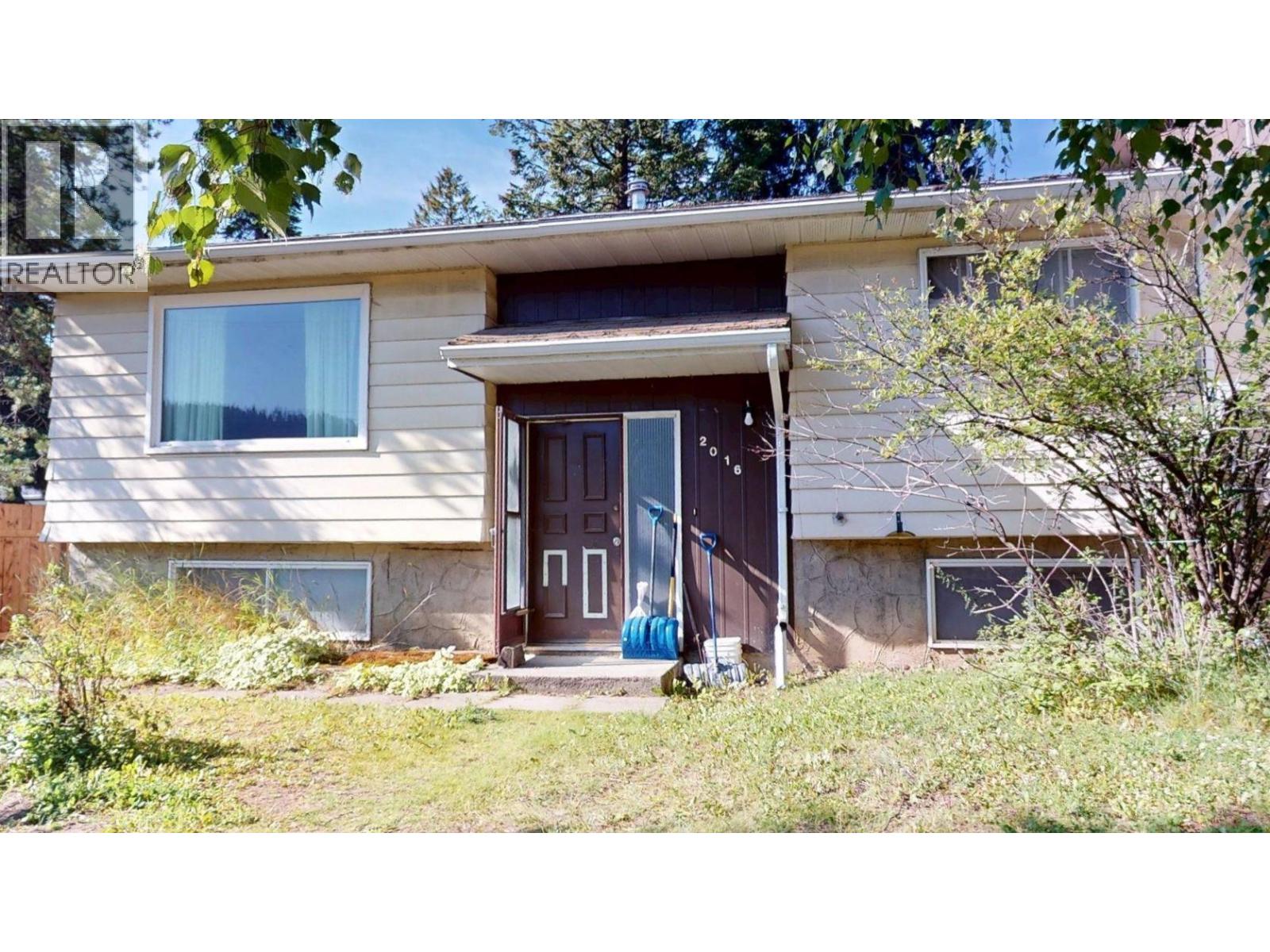 2016 Alder St, Elkford, BC V0B 1H0