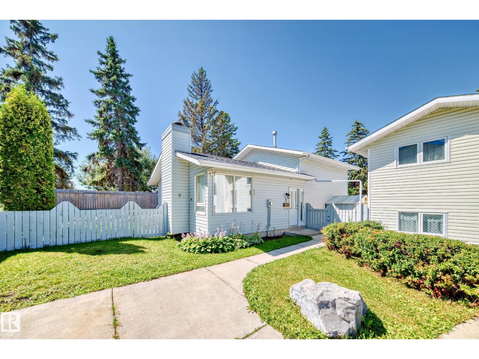 9 Wellington Cr, Spruce Grove, AB T7X 1K6