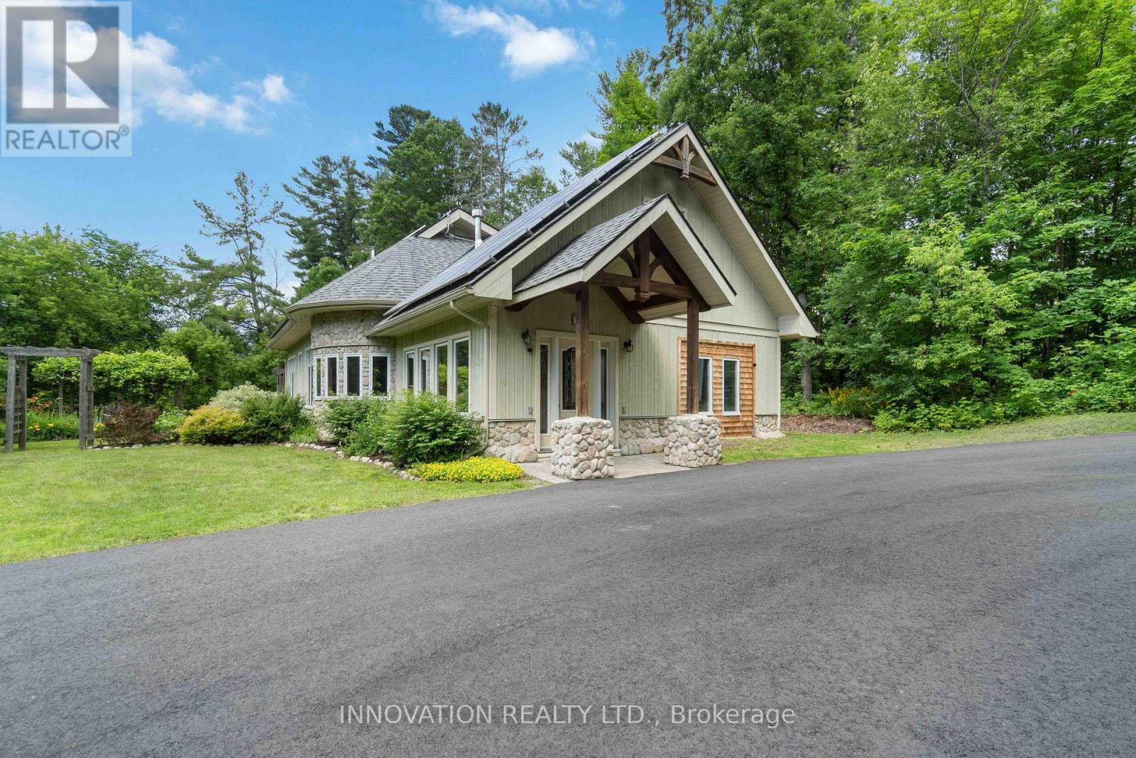 698 Moffat St, Pembroke, ON K8A 3Y1