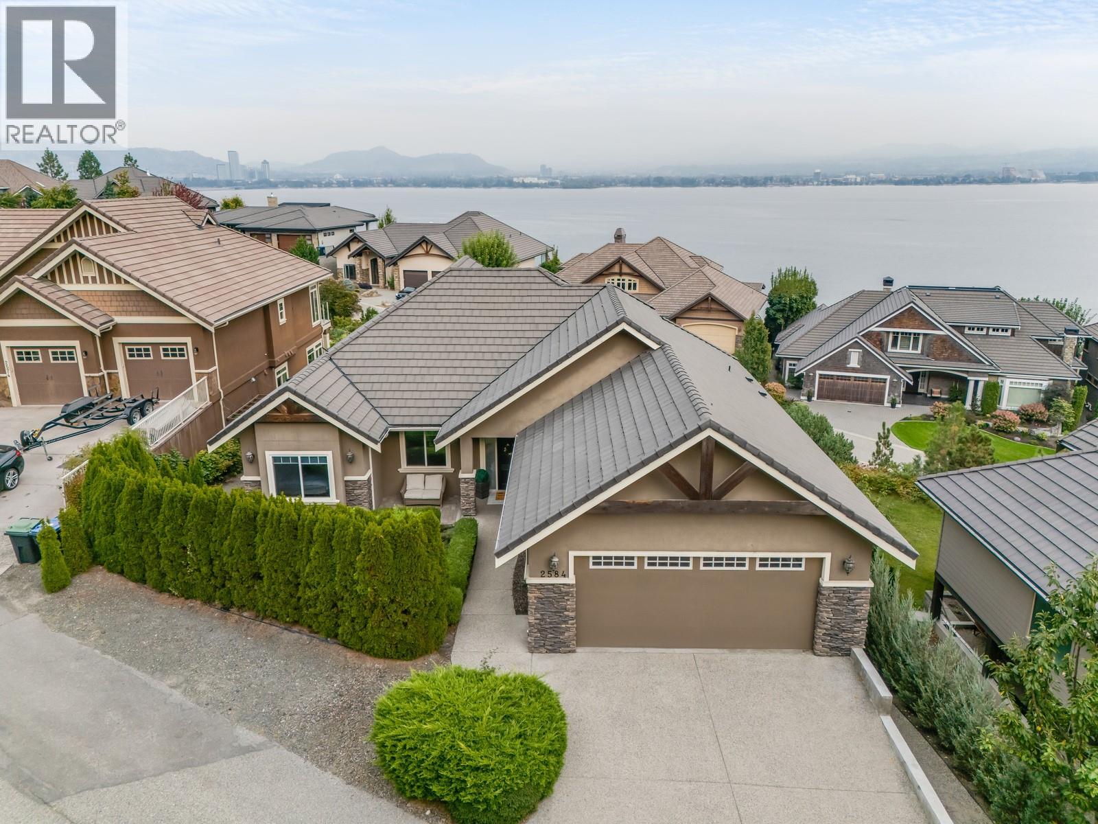 2584 Lucinde Rd, West Kelowna, BC V1Z 4B1