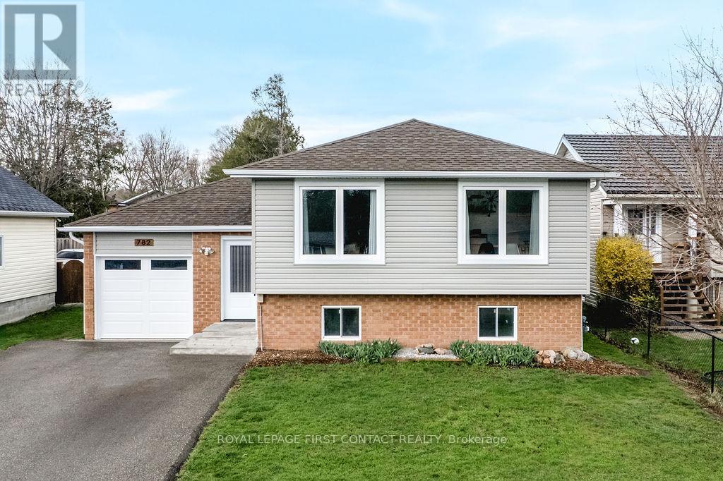 782 Chestnut St, Innisfil, ON L9S 2H9