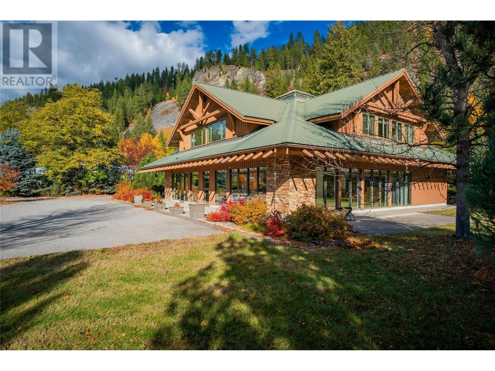 1746 Sandner Frontage Rd, Christina Lake, BC V0H 1E0
