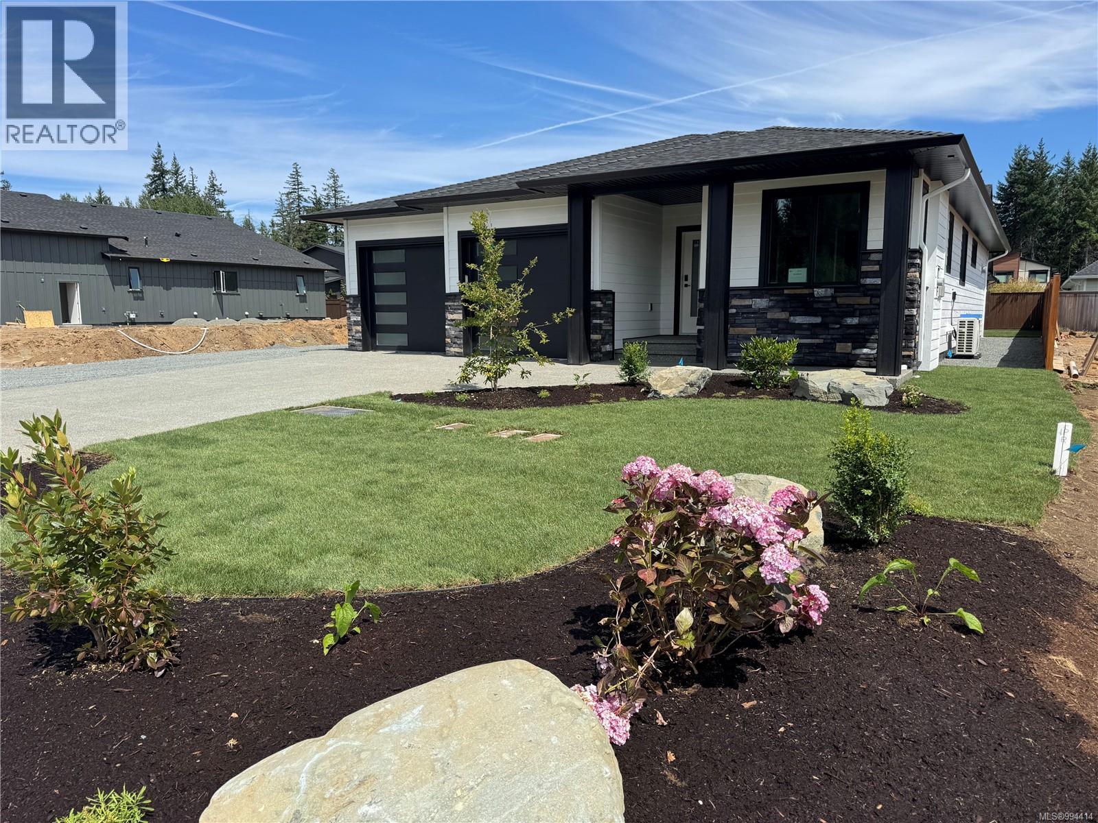 766 Sitka St, Campbell River, BC V9H 0G4