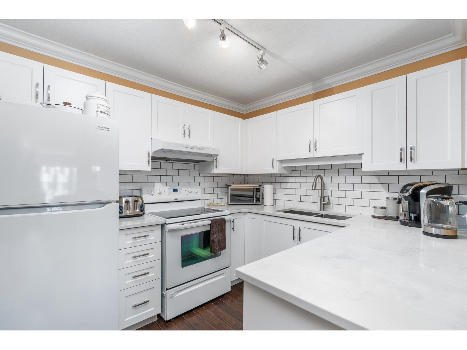 2962 Trethewey Street Unit 402, Abbotsford, BC V2T 4M3