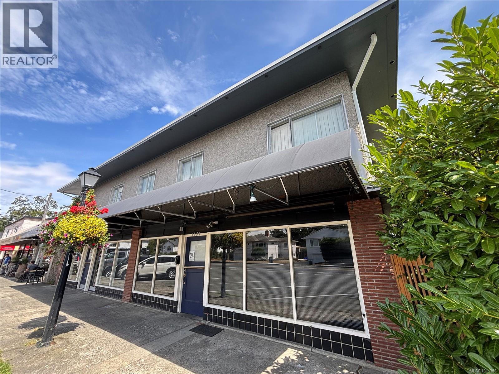 2851 Foul Bay Rd, Oak Bay, BC V8R 5C5