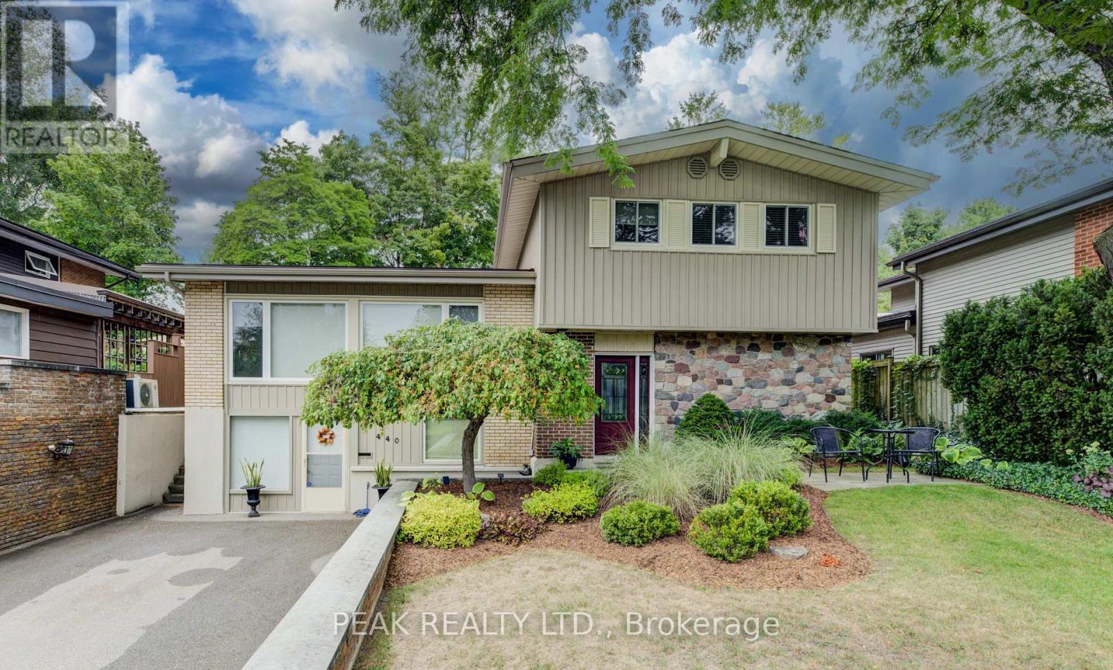 440 Manchester Rd, Kitchener, ON N2B 1A5