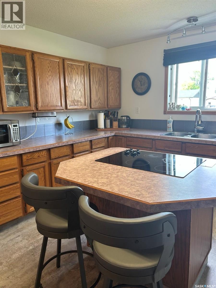 206 2 Street West, Carrot River, SK S0E 0L0