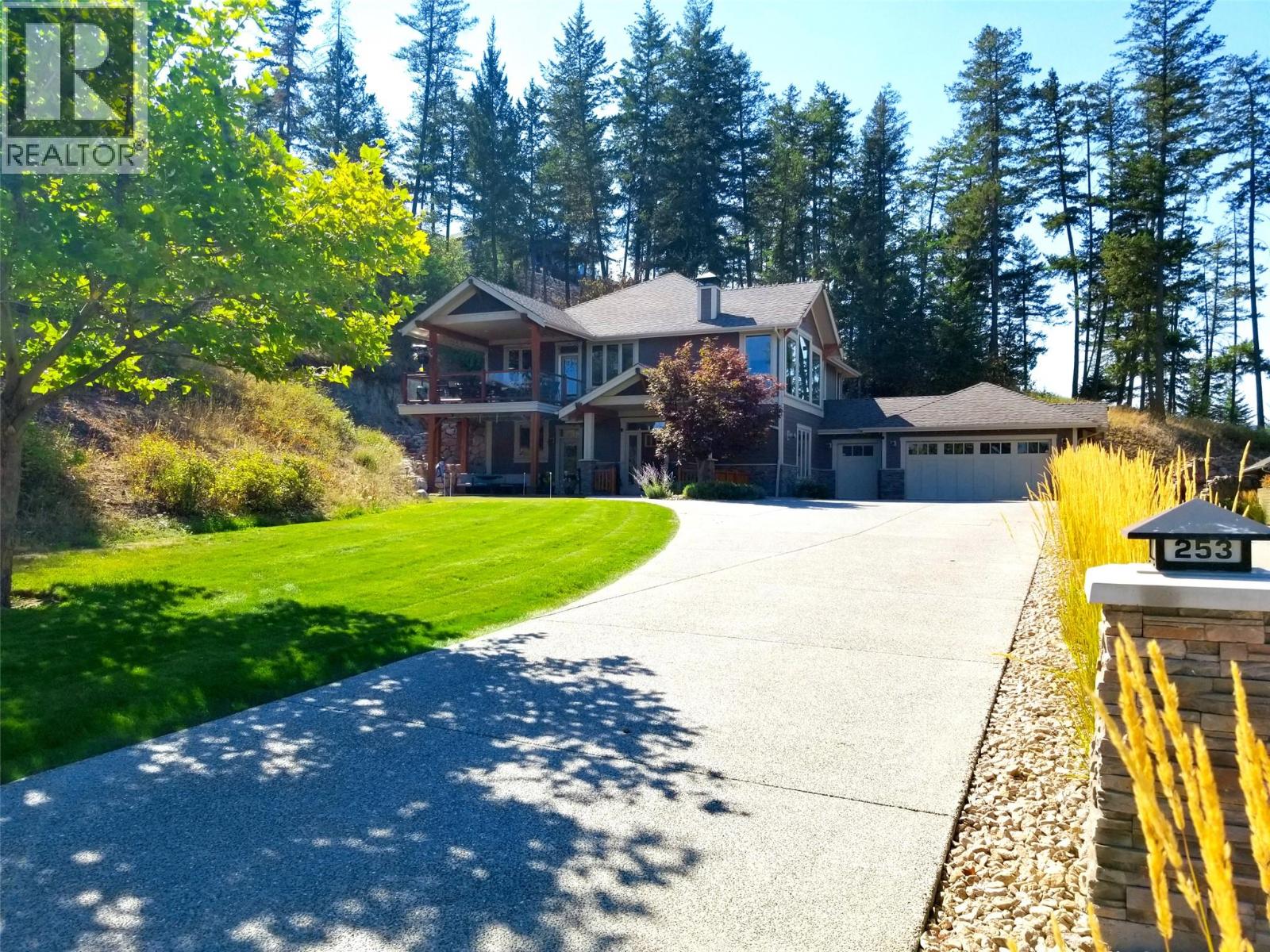253 Dormie Pl, Vernon, BC V1H 1Y5