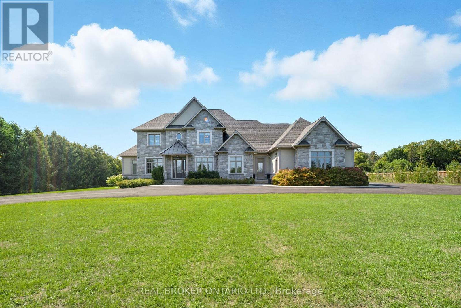 3240 Salem Rd, Pickering, ON L1X 0J7